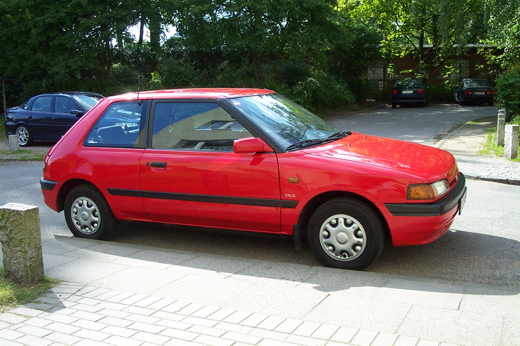 Mazda 323 (BG)